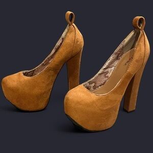 Promise Platform Pumps in Tan Suede-Look